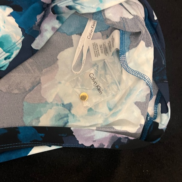 Calvin Klein Women’s Floral Top Pleated Neck Sleeveless Cami Size Large - Picture 7 of 9